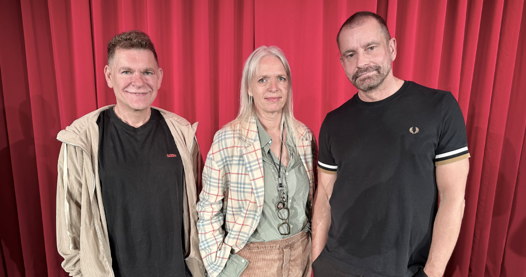 Das Kreativteam von Ku'damm 56 – Das Musical Peter PLate, Annette Hess und Ulf Leo Sommer besuchen das Deutsche Theater